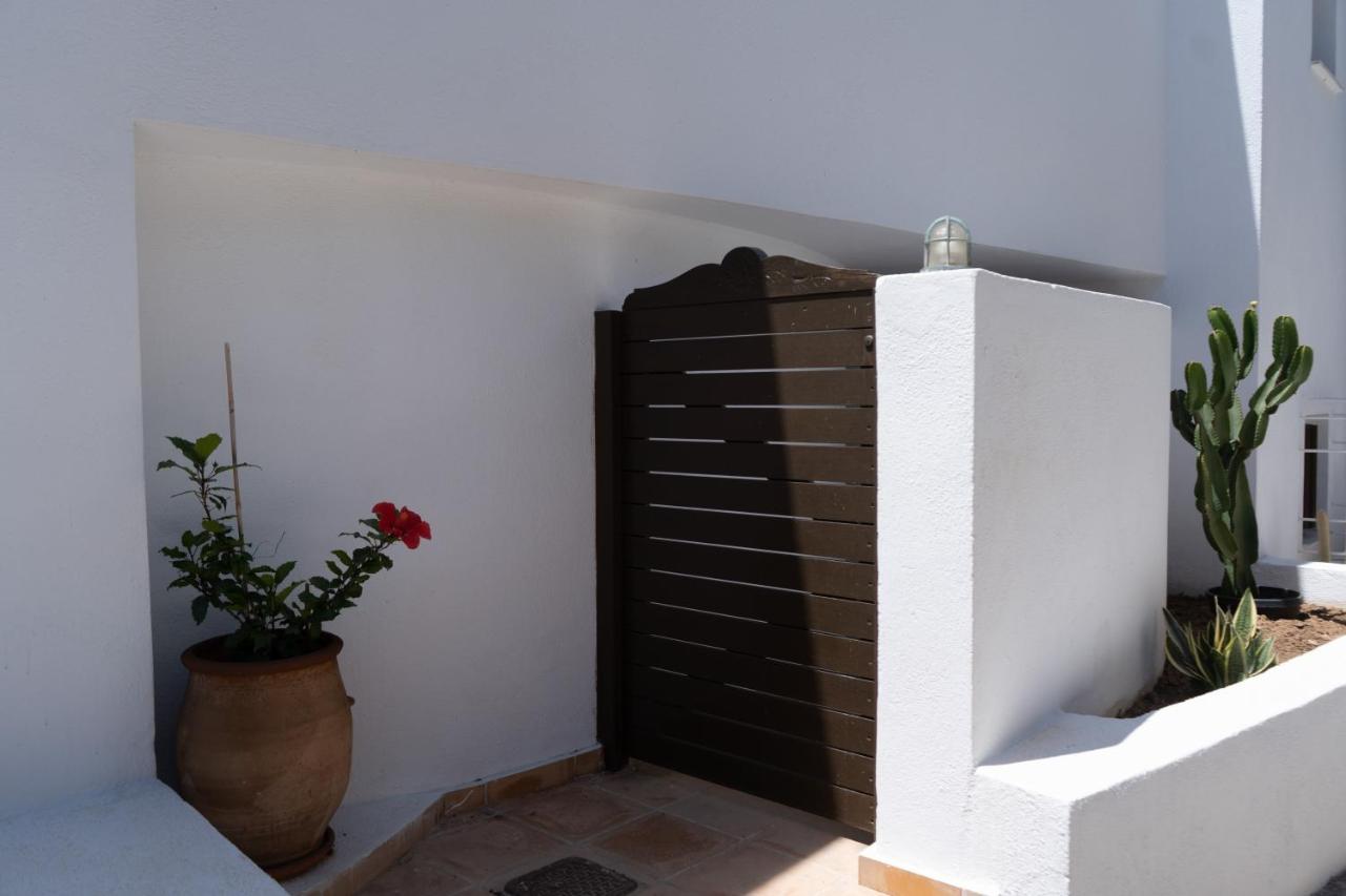 Lotos Beach Home Kini Exterior foto