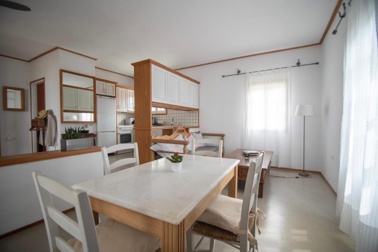 Lotos Beach Home Kini Exterior foto