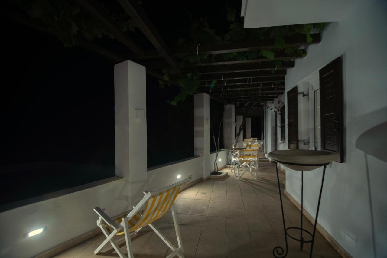 Lotos Beach Home Kini Exterior foto