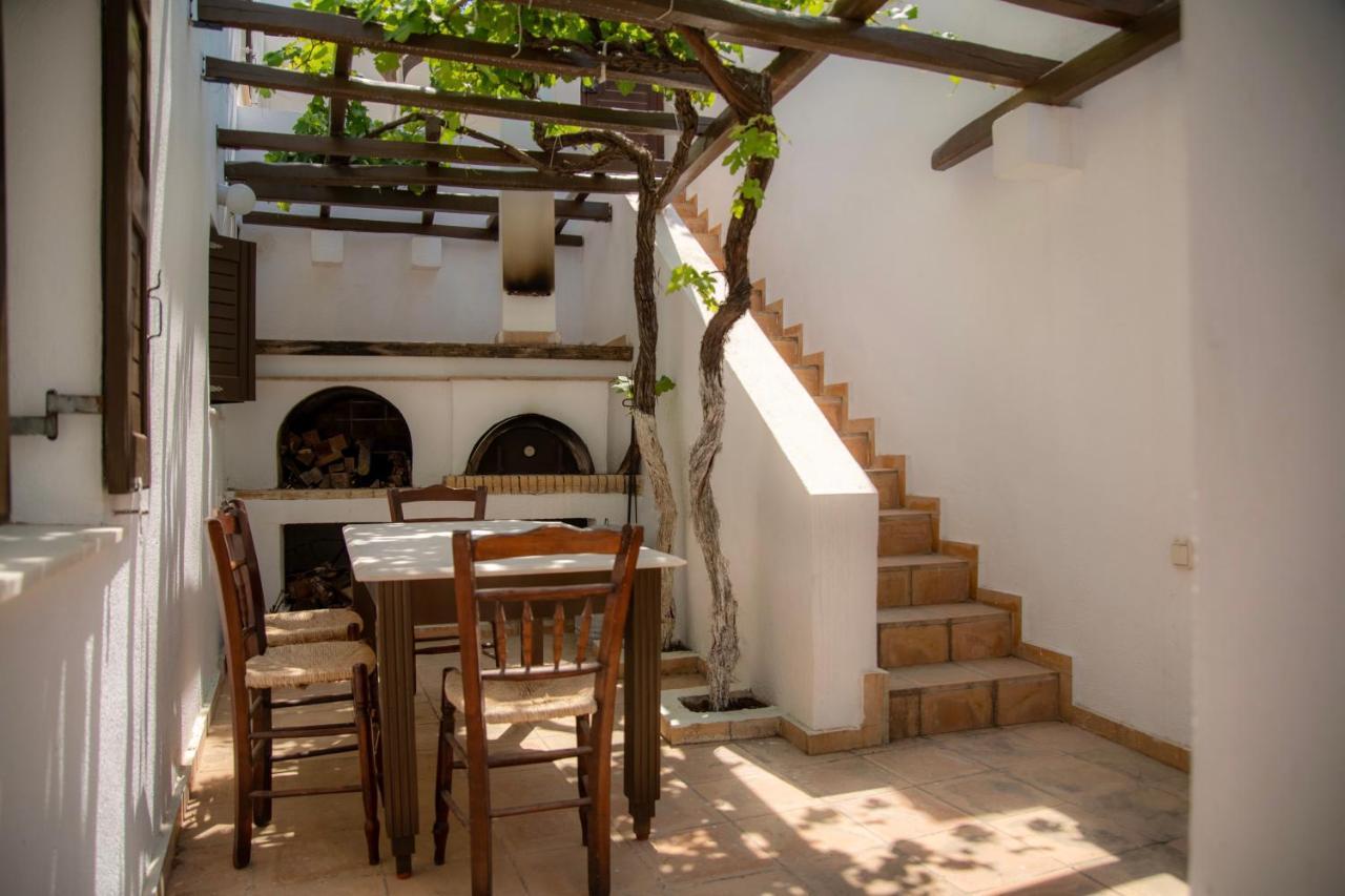 Lotos Beach Home Kini Exterior foto