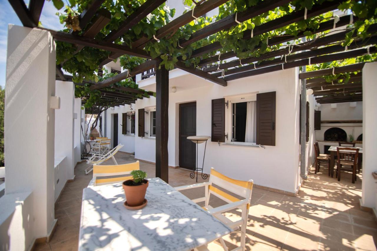 Lotos Beach Home Kini Exterior foto